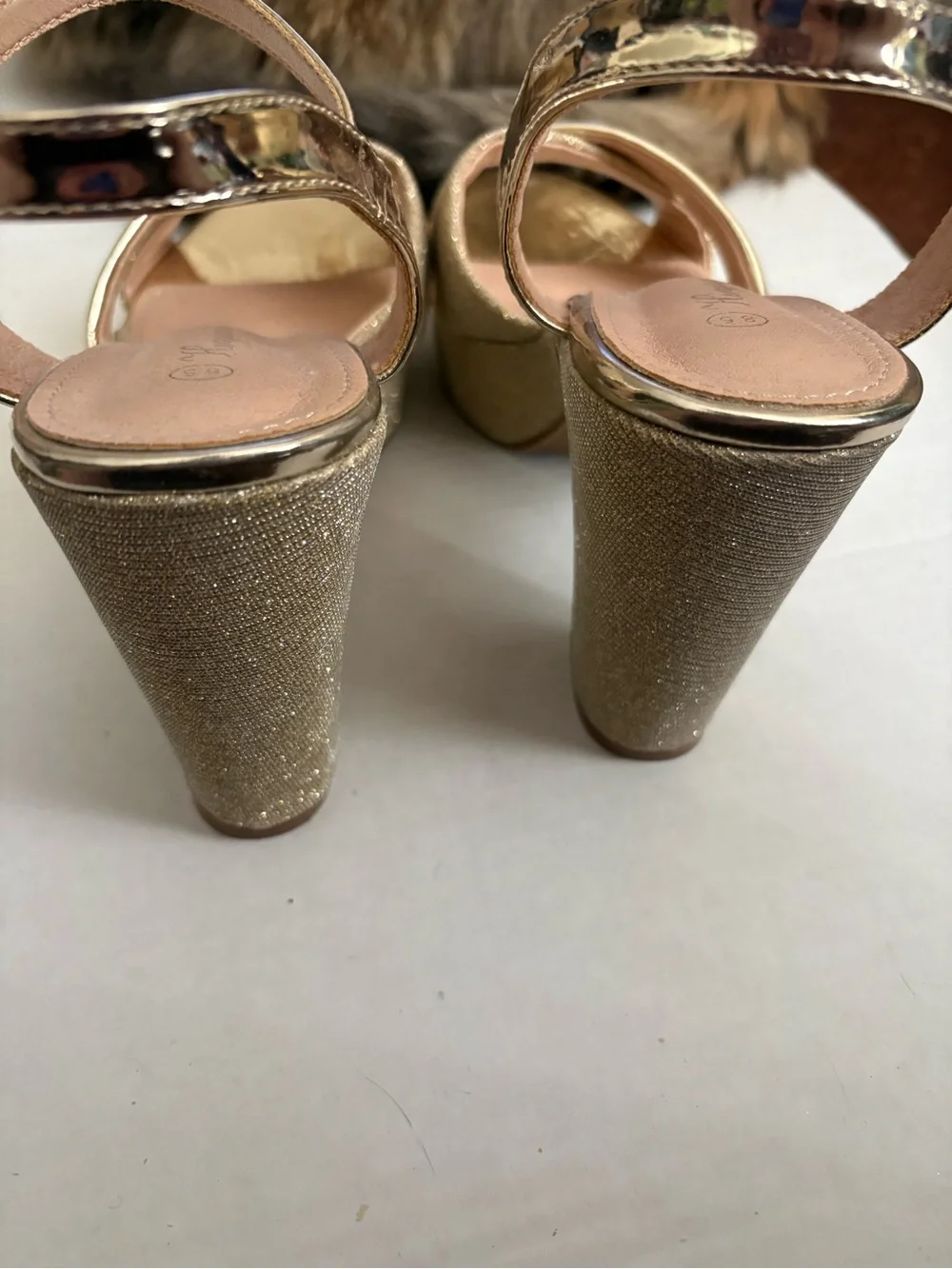 Hingswink Women’s Sz 8.5 Metallic Gold Glitter Platform Block Heel Sandals